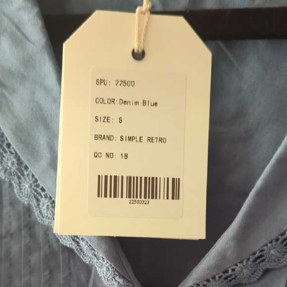 Chic Blue Midi Dress with Button Detail - Picture 11 of 12